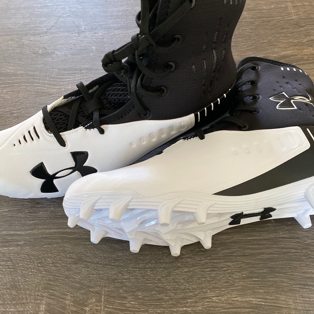 UA Mens Highlight Select MC Football Cleats Sz 11